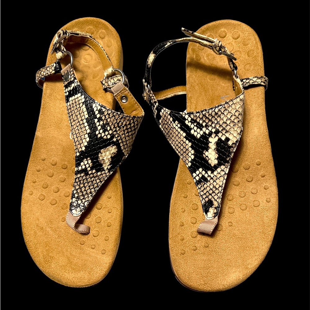 Size 9 Vionic snakeskin sandals!